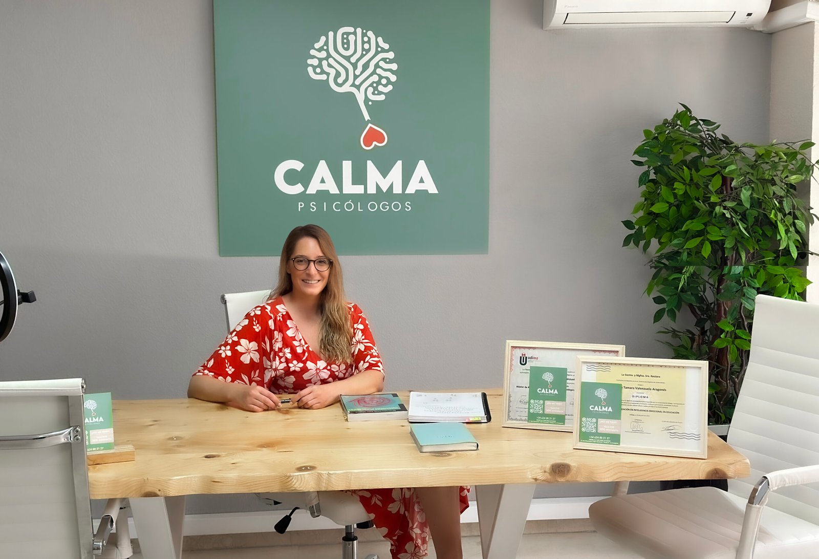 Despacho de SAMARA VALENZUELA psicologa en CALMA PSICOLOGOS Psicóloga en Fuengirola