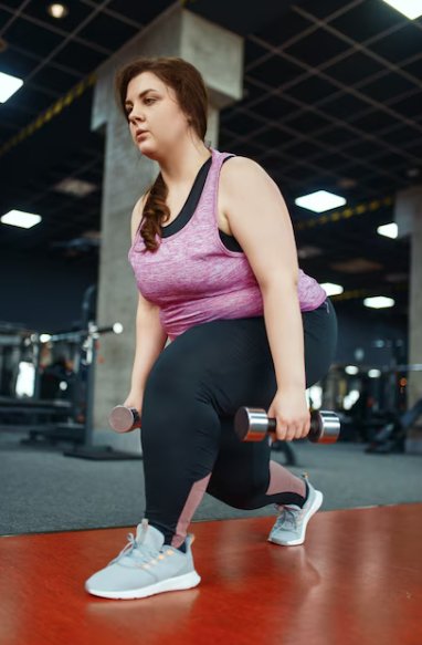 Mujer con dolor crónico mejorando hábitos y haciendo deporte con apoyo psicológico