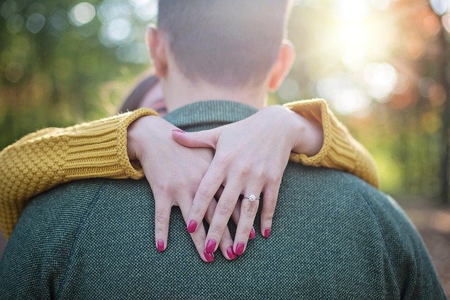 Psychological therapy to improve couple relationships, humanistic therapy at Calma Psicólogos